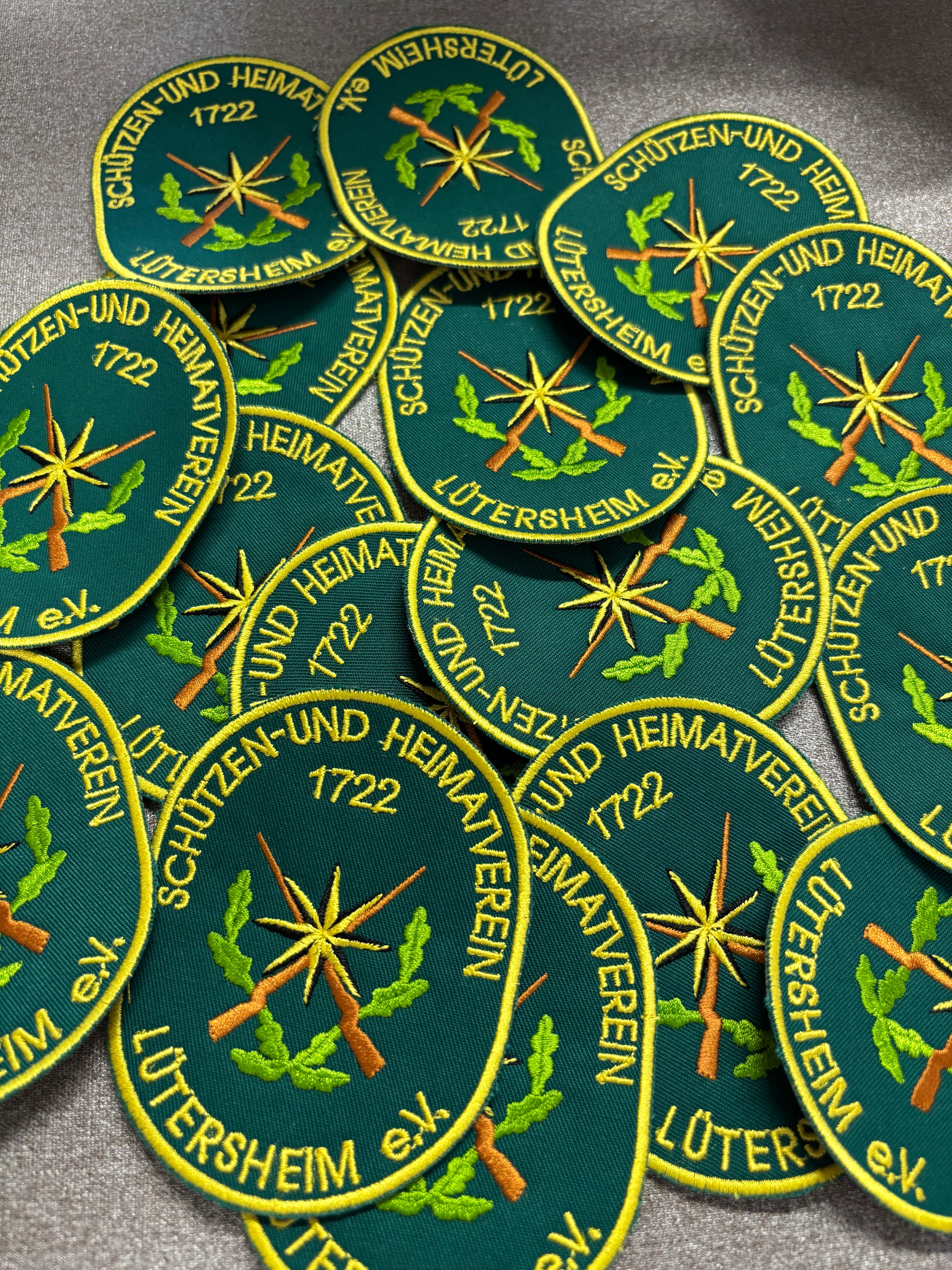 Referenzen: Bestickte Aufnäher mit Logo für die Schützengesellschaft Lütersheim